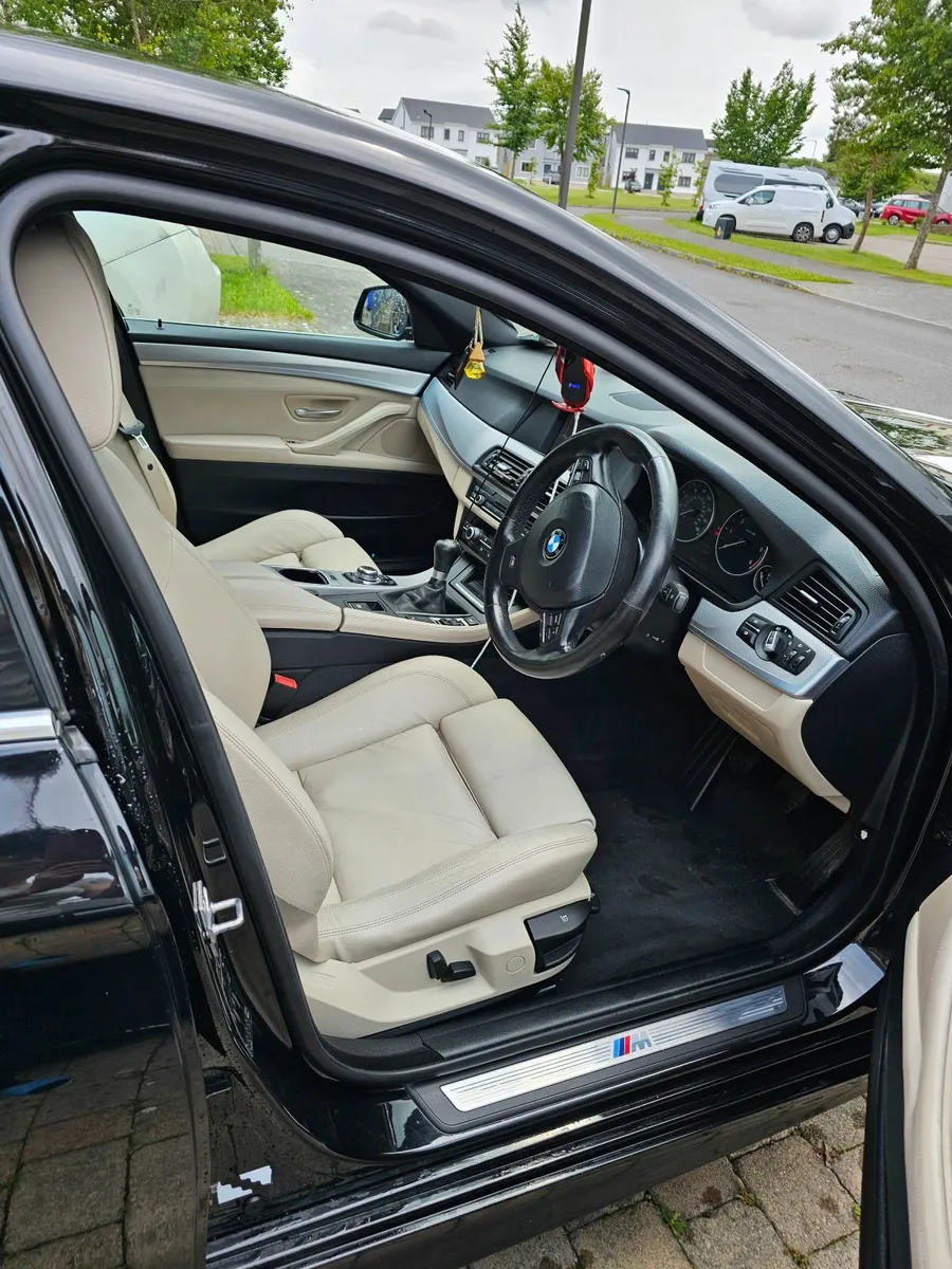 BMW 5-Series 2012 - Image 1