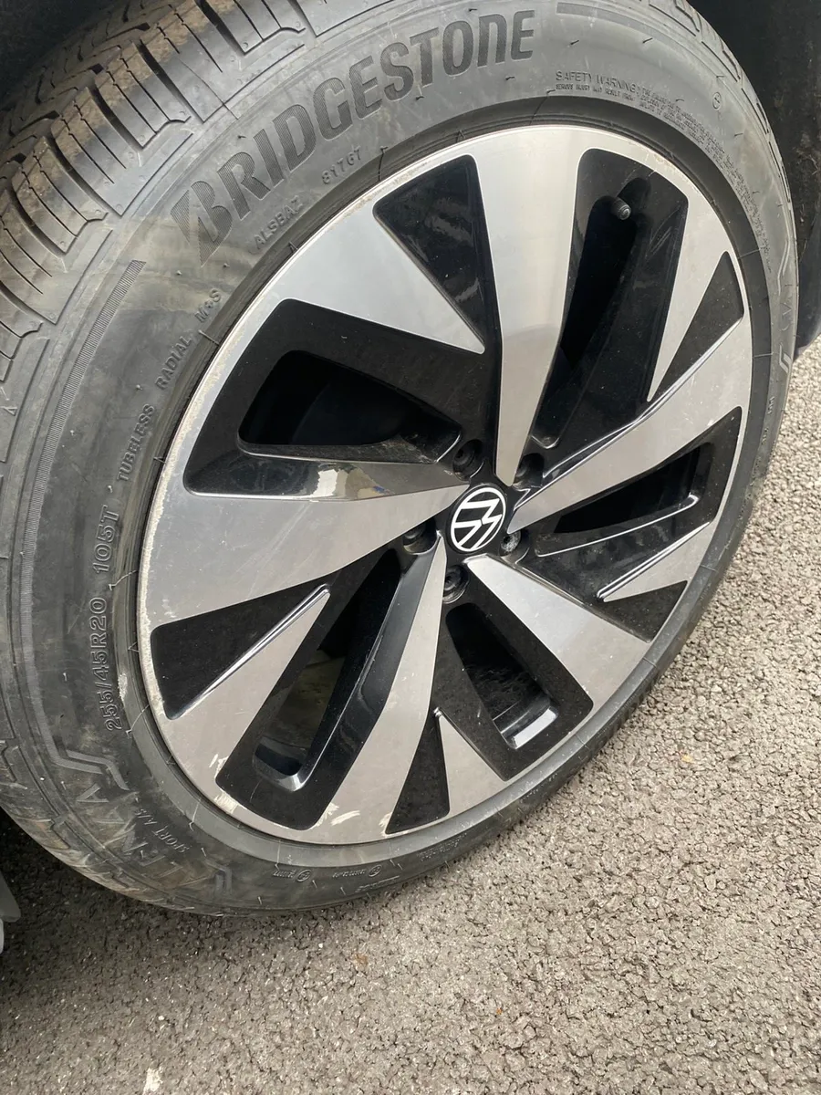 ID4 20" Alloy wheels and tyres - Image 3