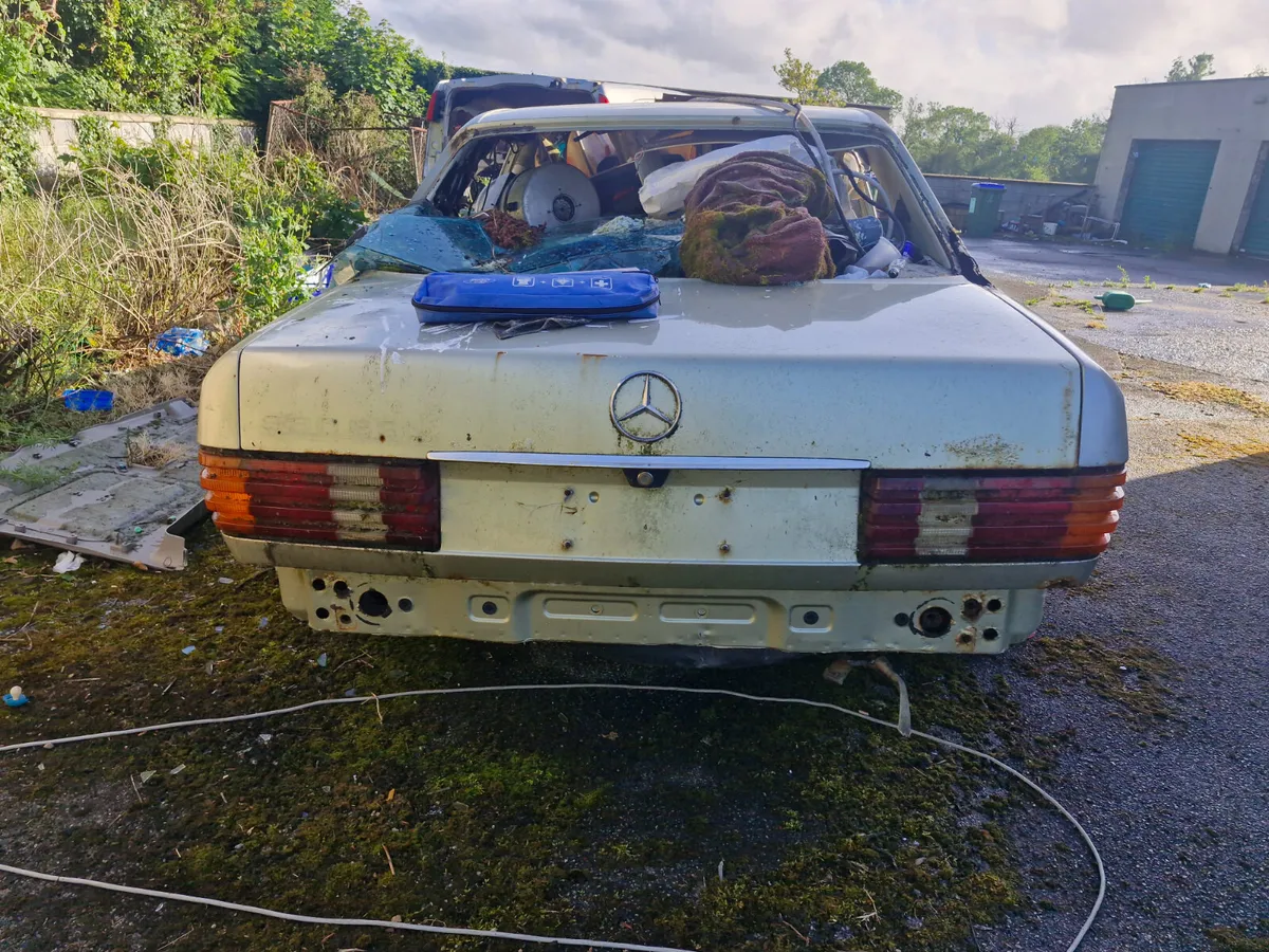 Mercedes 380sel - Image 2