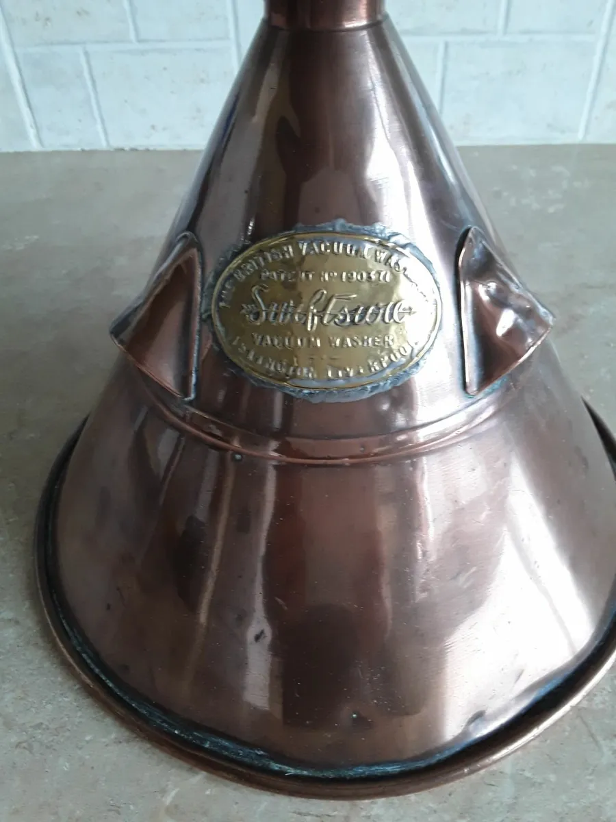 VINTAGE  CLOTHES  PLUNGER. - Image 1