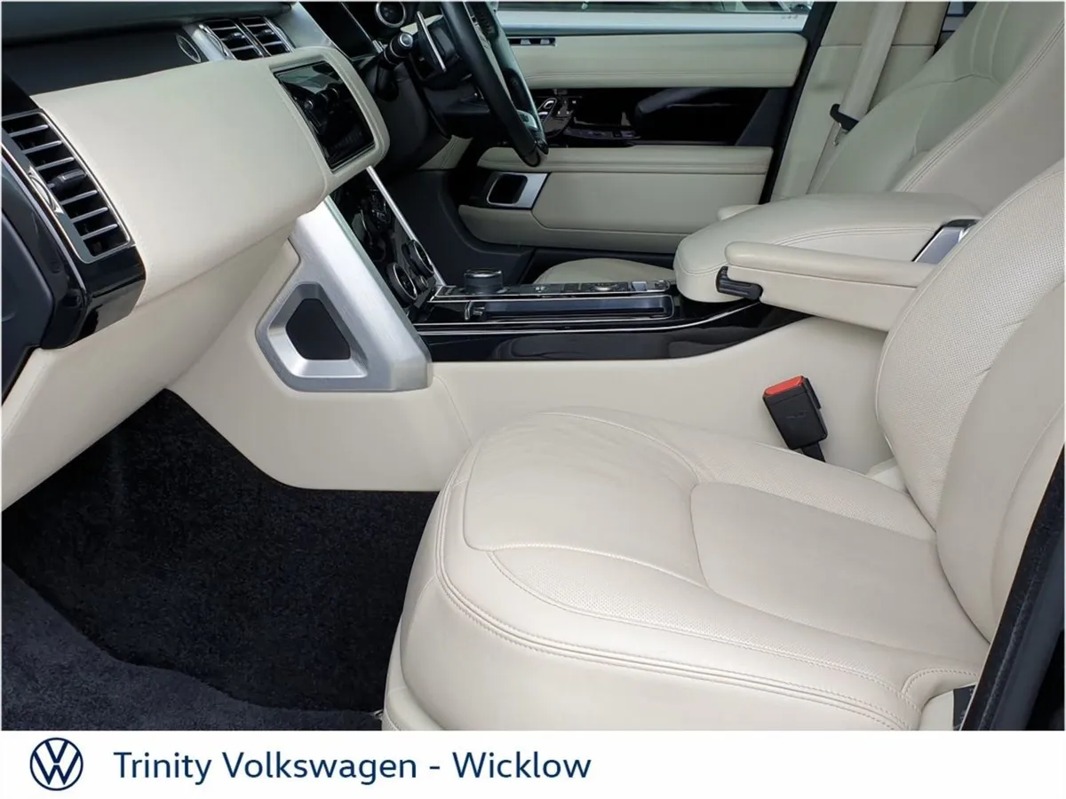 Land Rover Range Rover Black Edition Autobiograph - Image 4