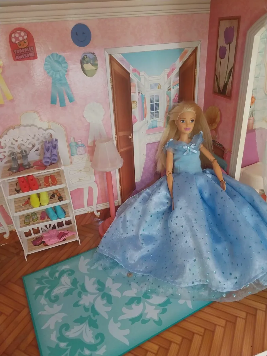 Doll House for sale! - Image 1