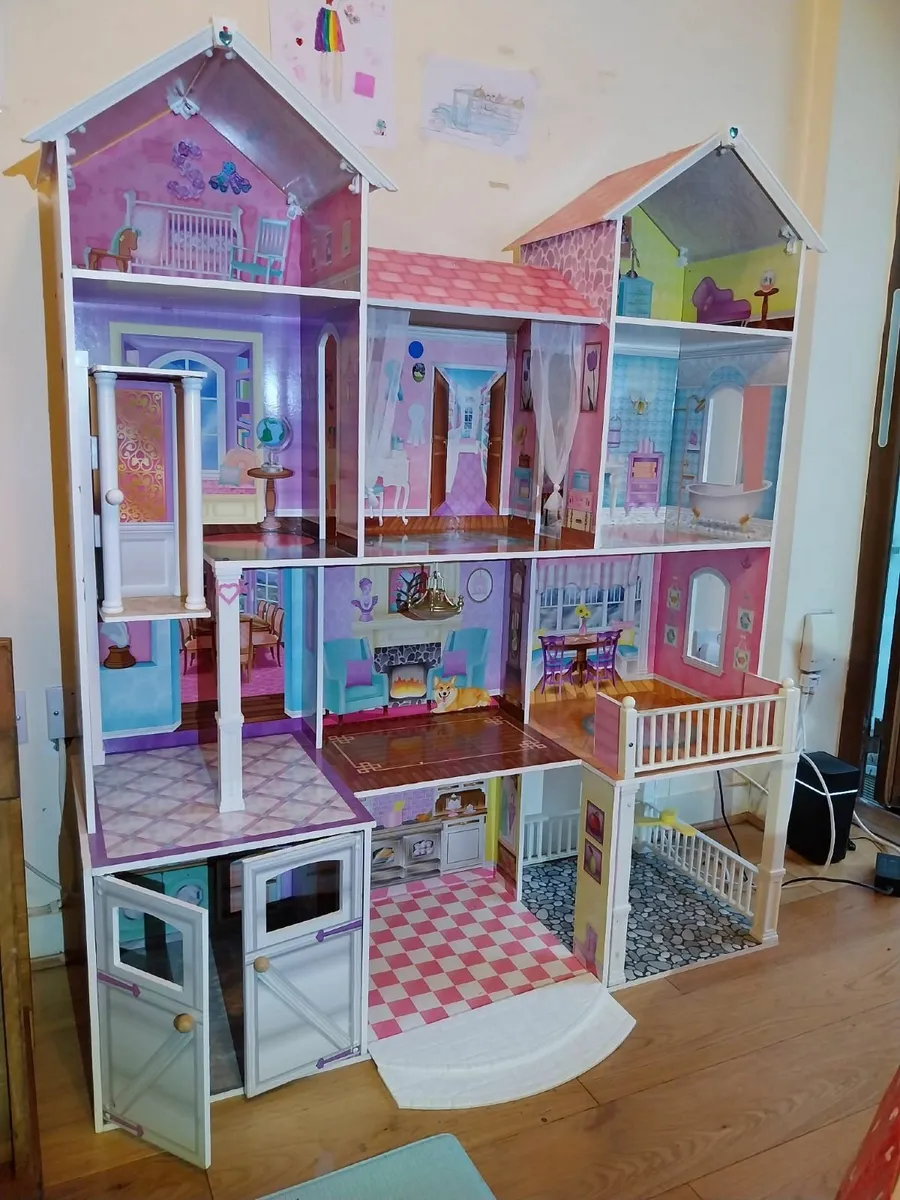 Doll House for sale! - Image 2
