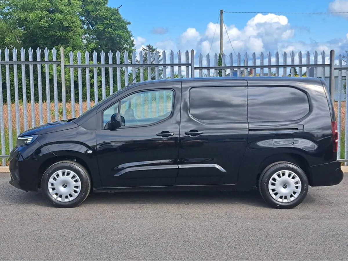 Opel Combo 1.5td 100HP Sportive L2 - Image 3