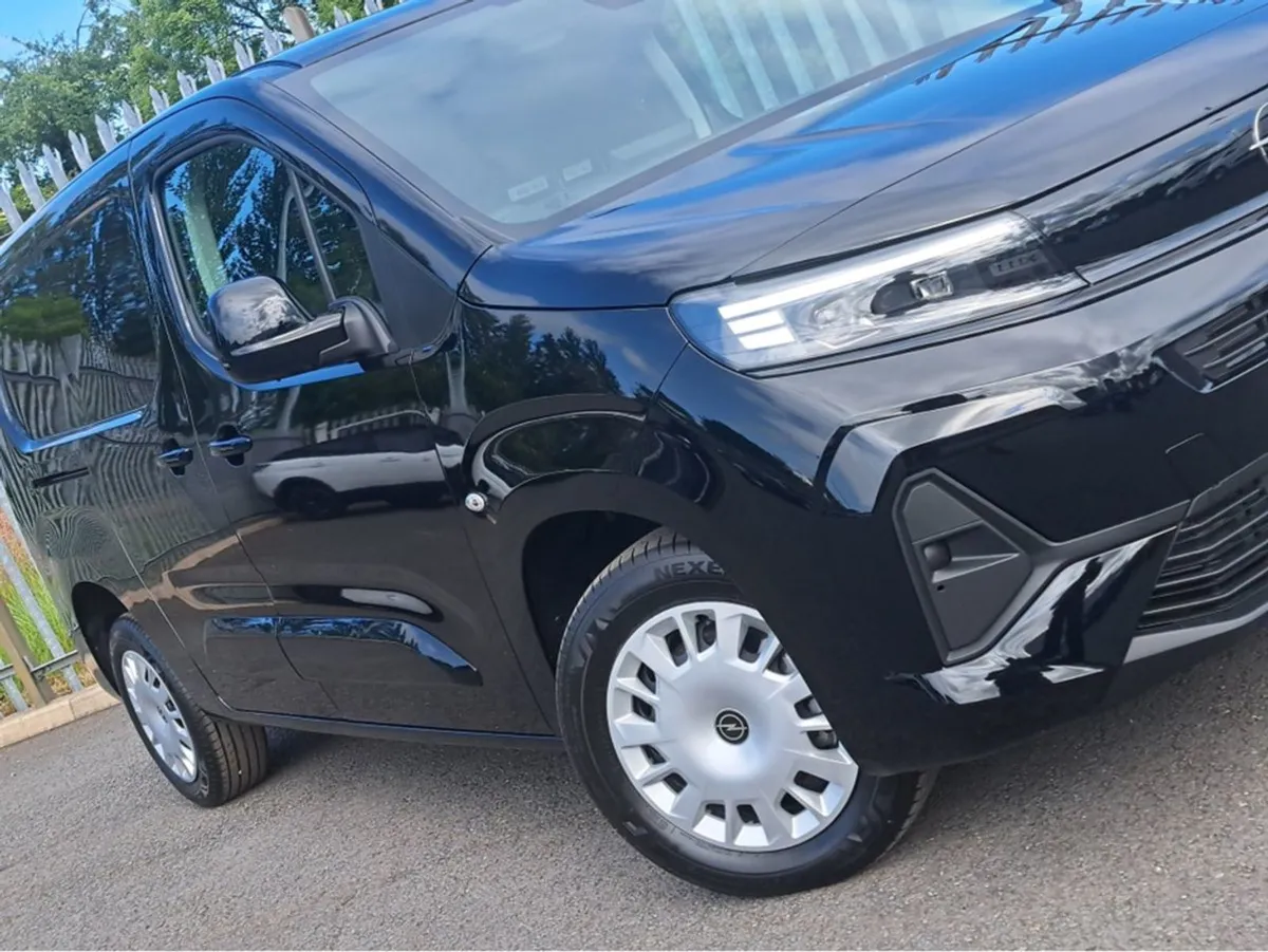 Opel Combo 1.5td 100HP Sportive L2 - Image 4