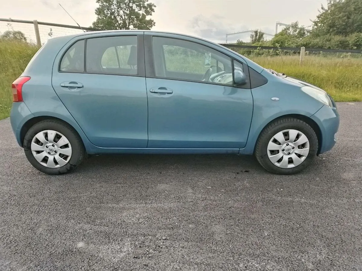 Toyota yaris - Image 2