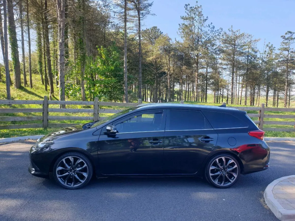 2017 Toyota Auris Icon Tss d4d estate - Image 2