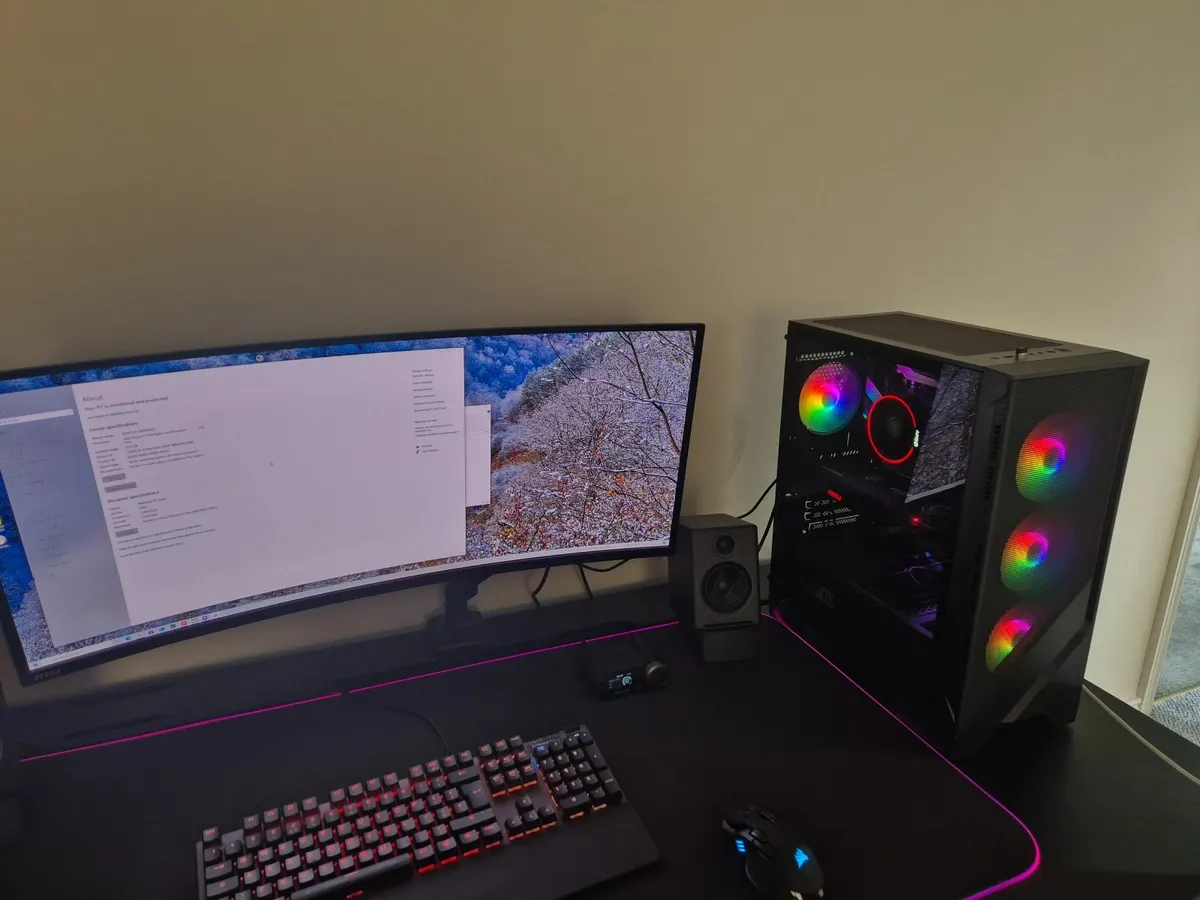 Gaming PC & Monitor - Image 3