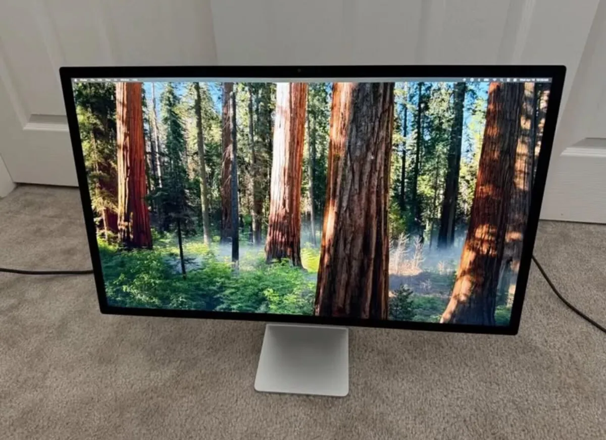 Apple Studio Display Tilt Adjustable
