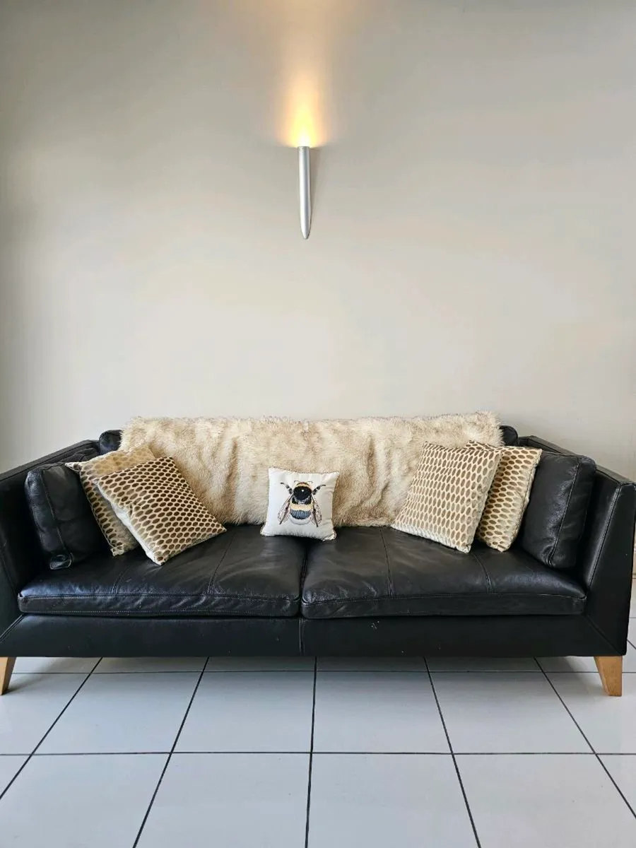 Couches - Image 3
