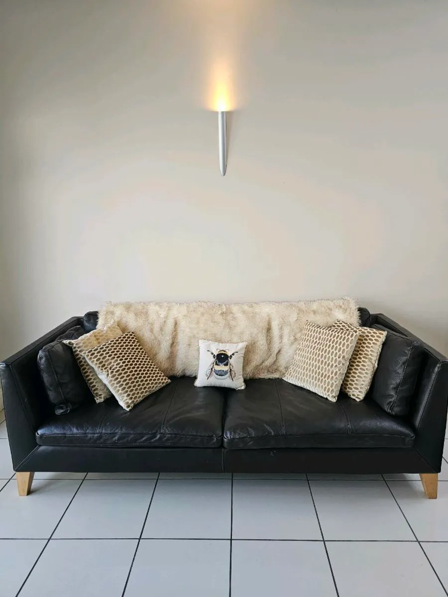 Couches - Image 2