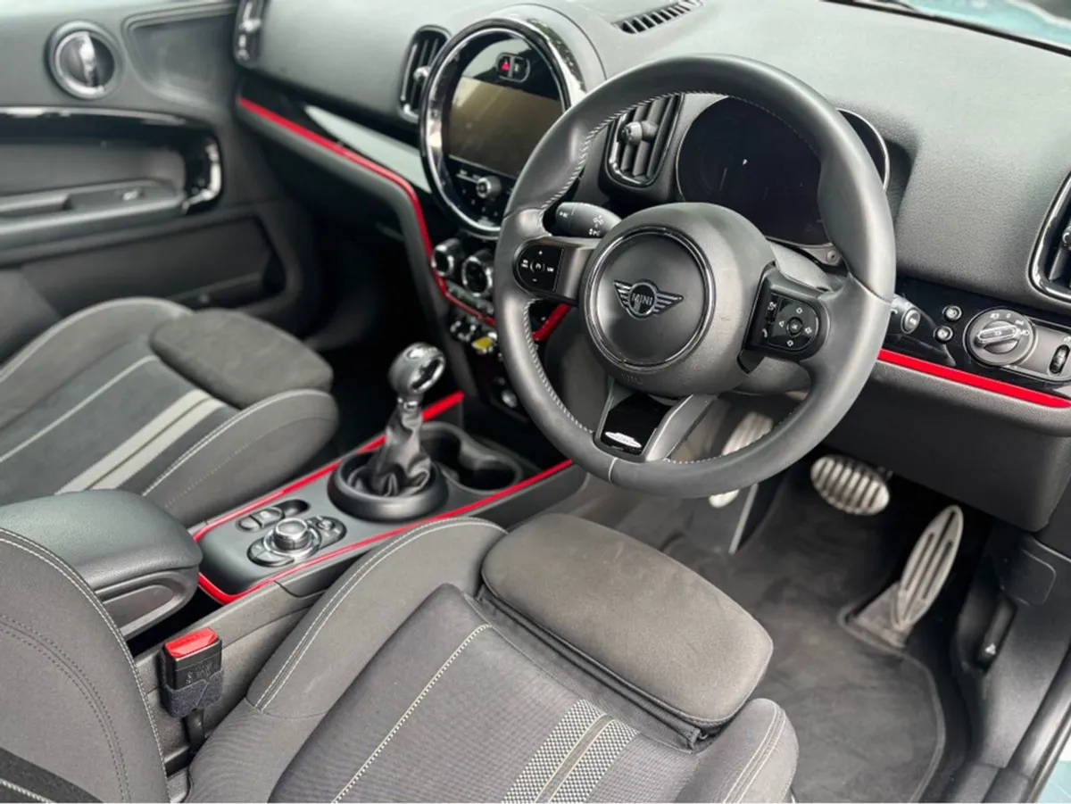 MINI COUNTRYMAN SE Sp39 4DR Auto Cooper - Image 2