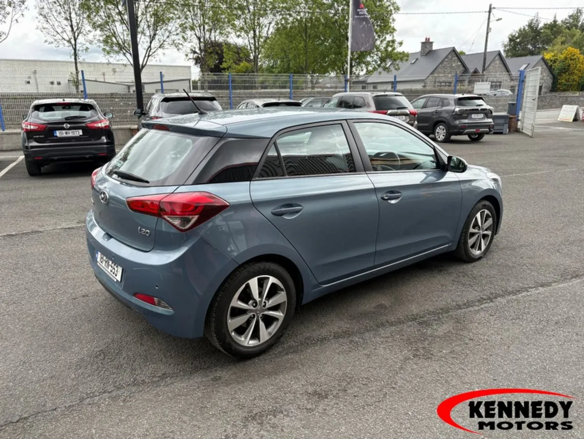 Hyundai i20 Active Deluxe 5DR - Image 3