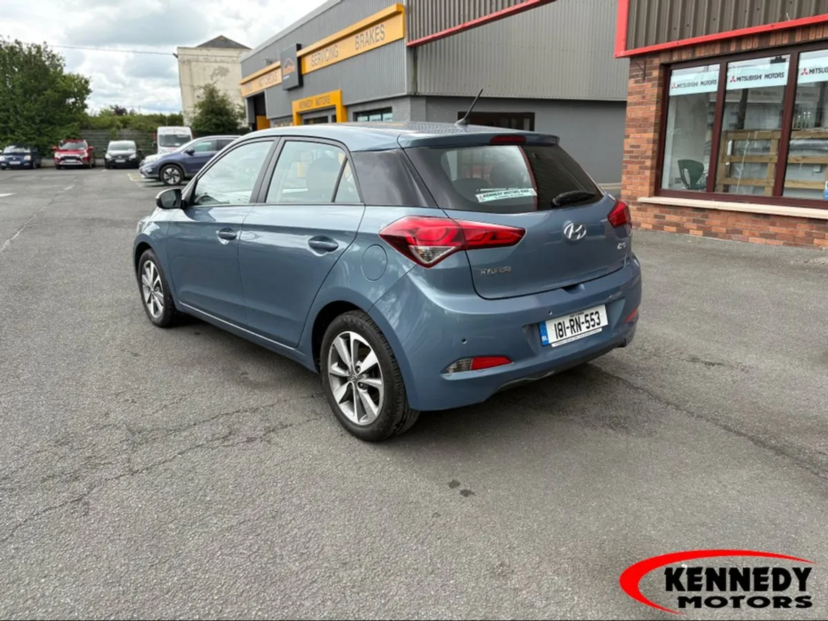 Hyundai i20 Active Deluxe 5DR - Image 4