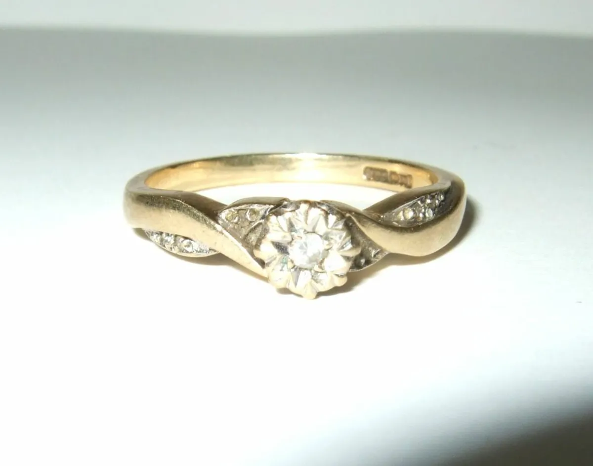 Vintage Hallmarked Diamond 9ct Gold Ring - Image 2