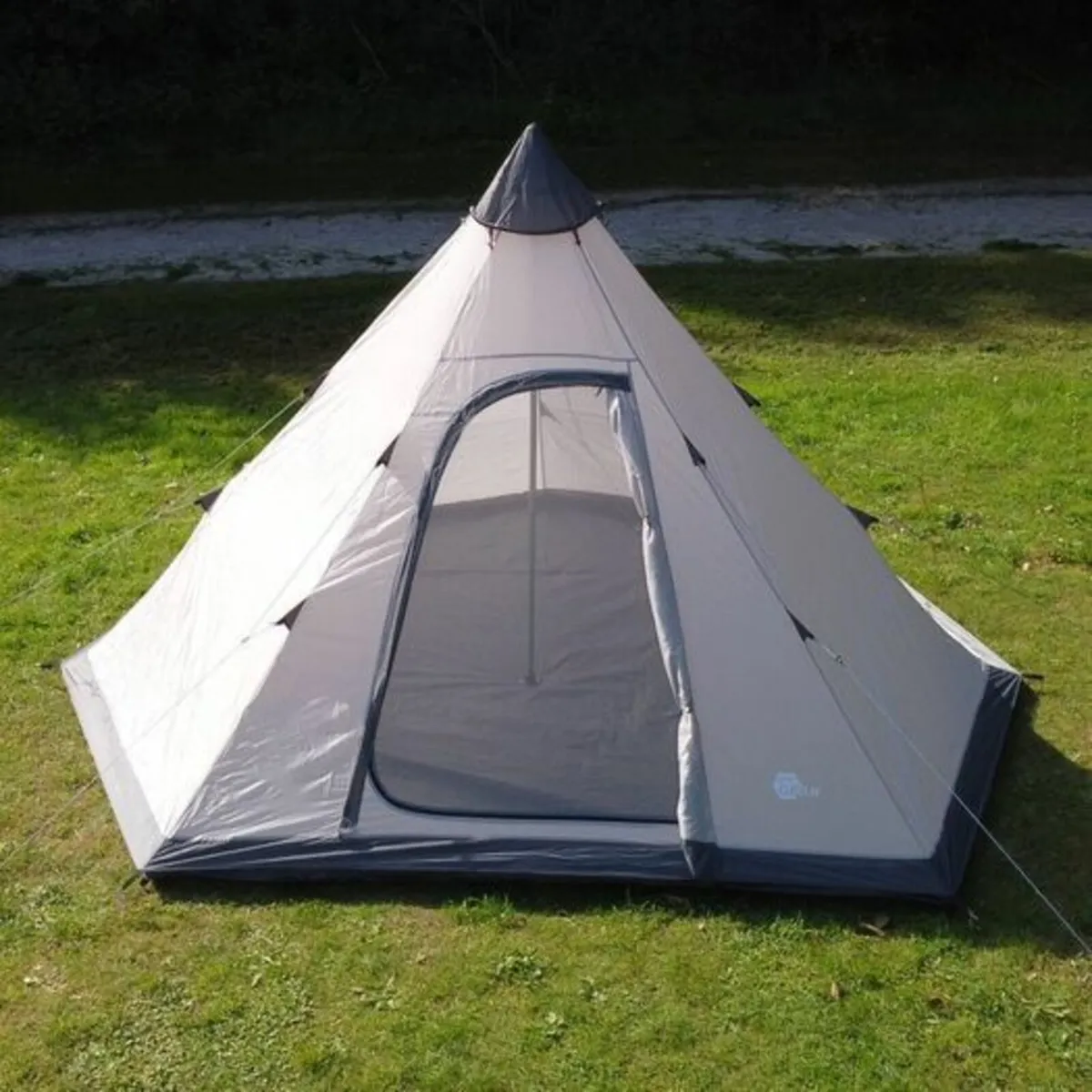 4 Person Teepee Tent Ground Pan Insect Screen Hea - Image 1