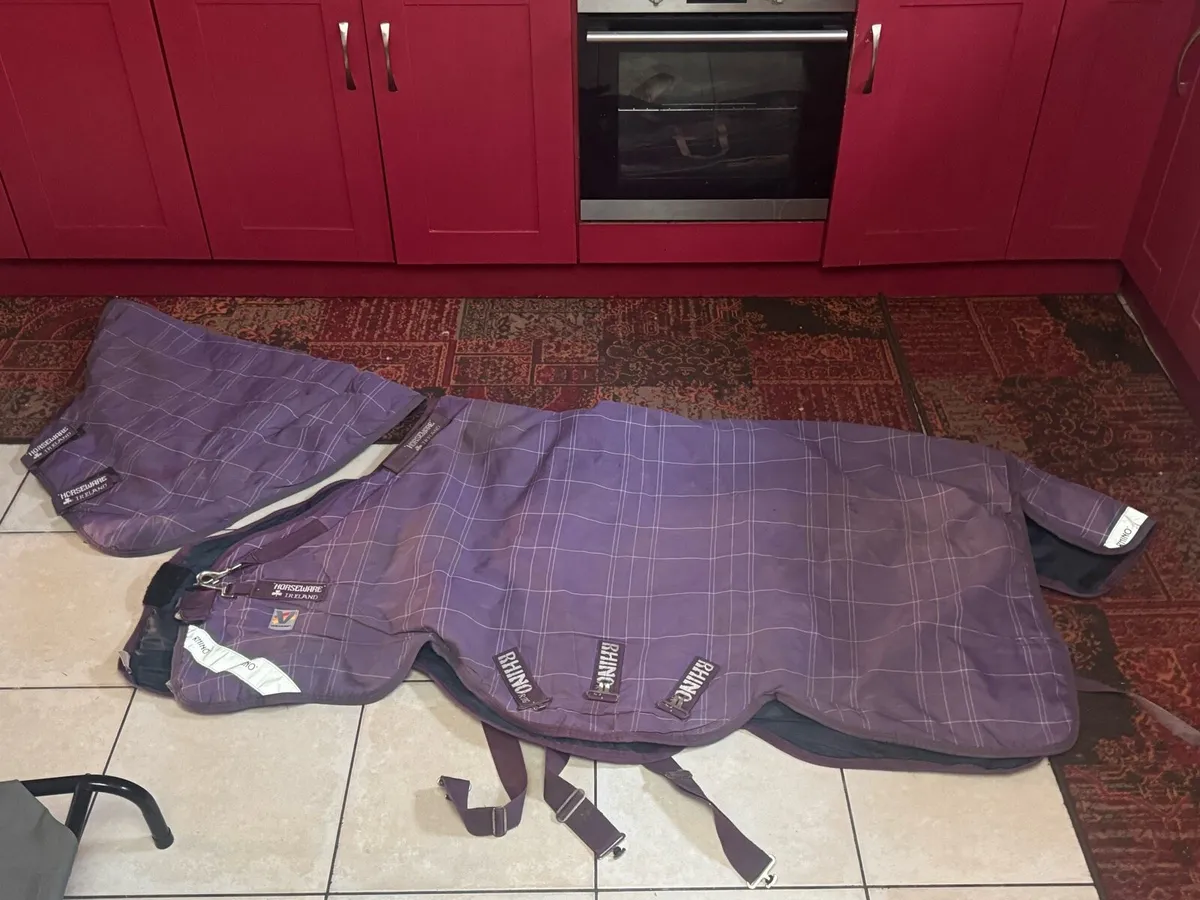 rhino horse rug 5’6 - Image 1