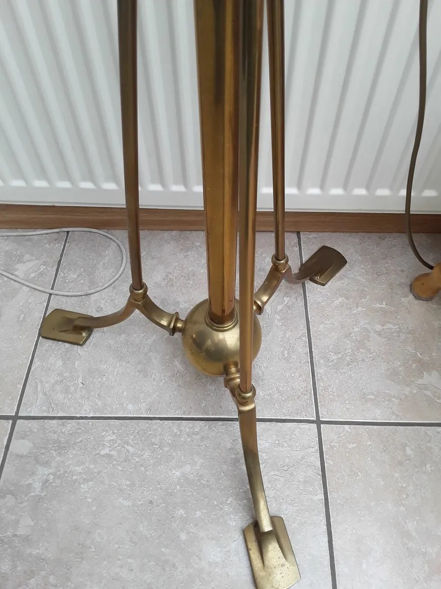 VINTAGE  STANDARD  LAMP. - Image 2