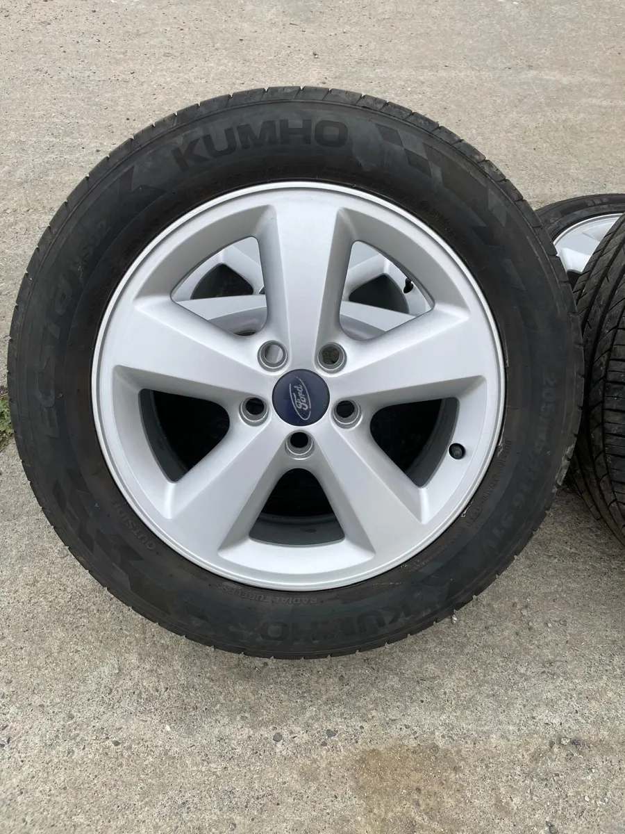 Ford Focus Alloy Wheels & Tyres 205/55R16 - Image 1
