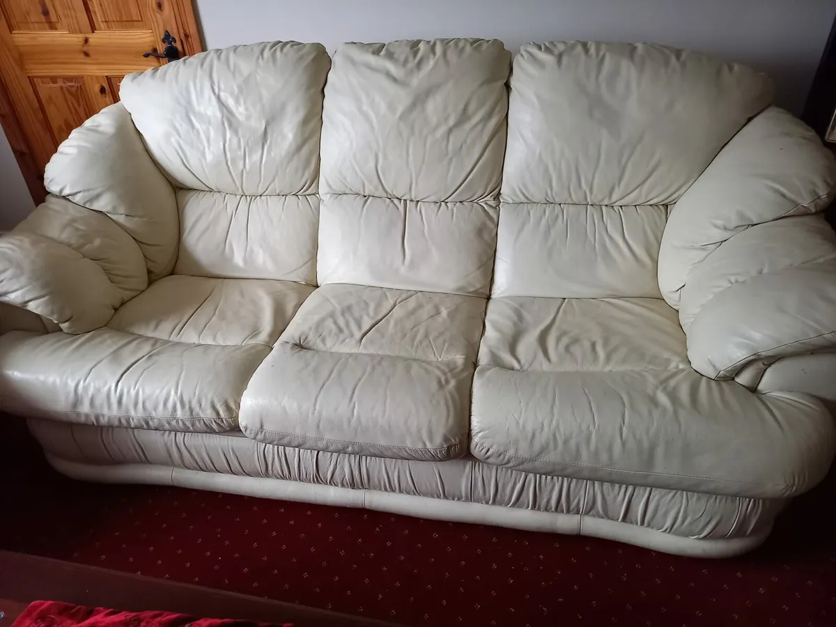 Three Piece Suite - Image 1