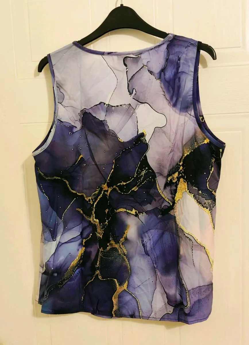 Purple Marble Print Top with Gold Details – Size M - Image 2