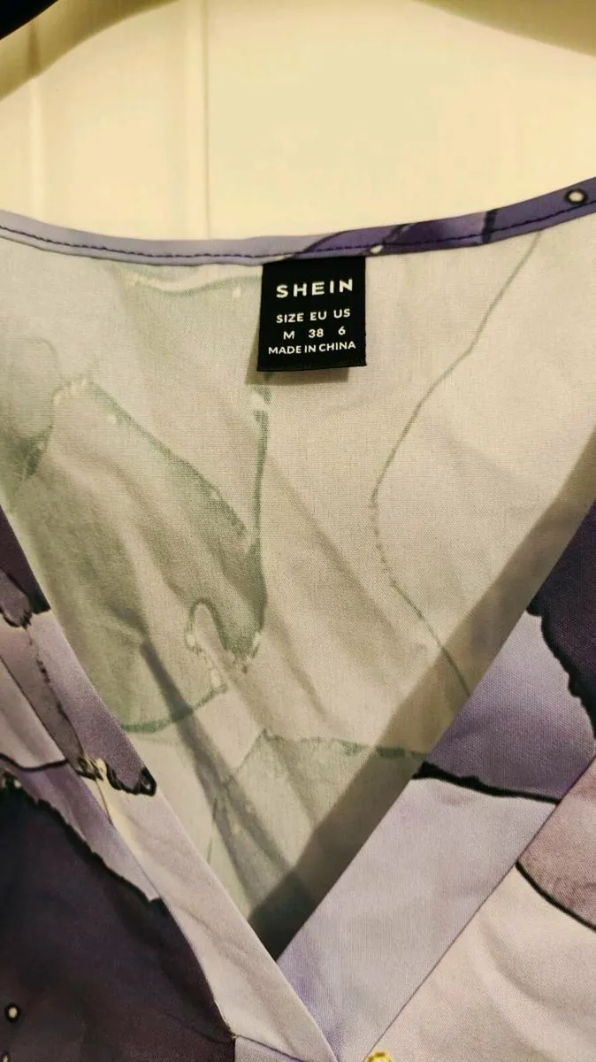 Purple Marble Print Top with Gold Details – Size M - Image 3