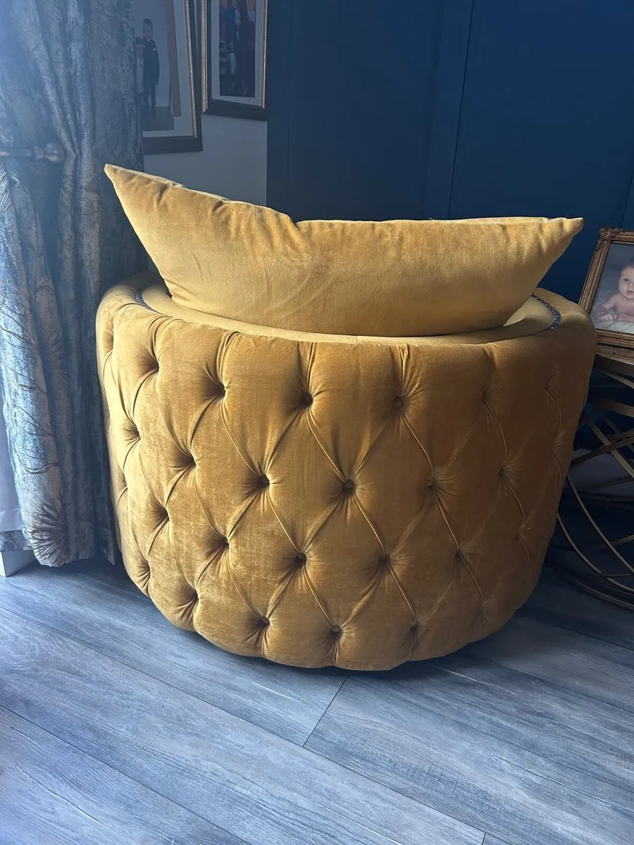 Sofa - Image 3