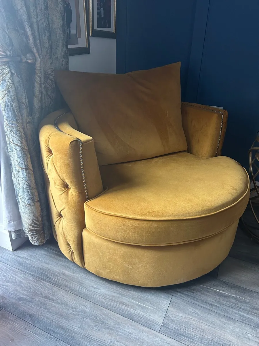 Sofa - Image 4