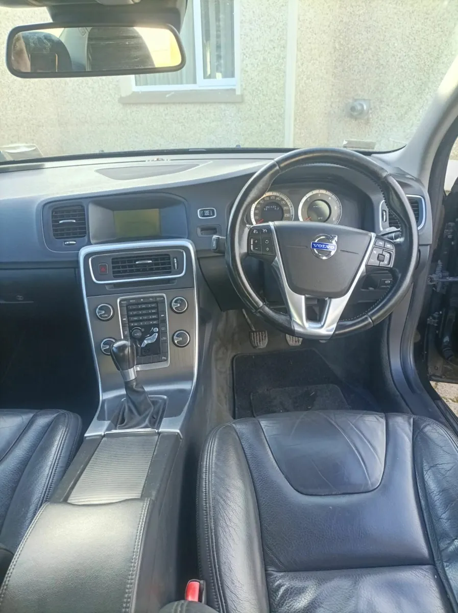 Volvo S60 2011 - Image 4