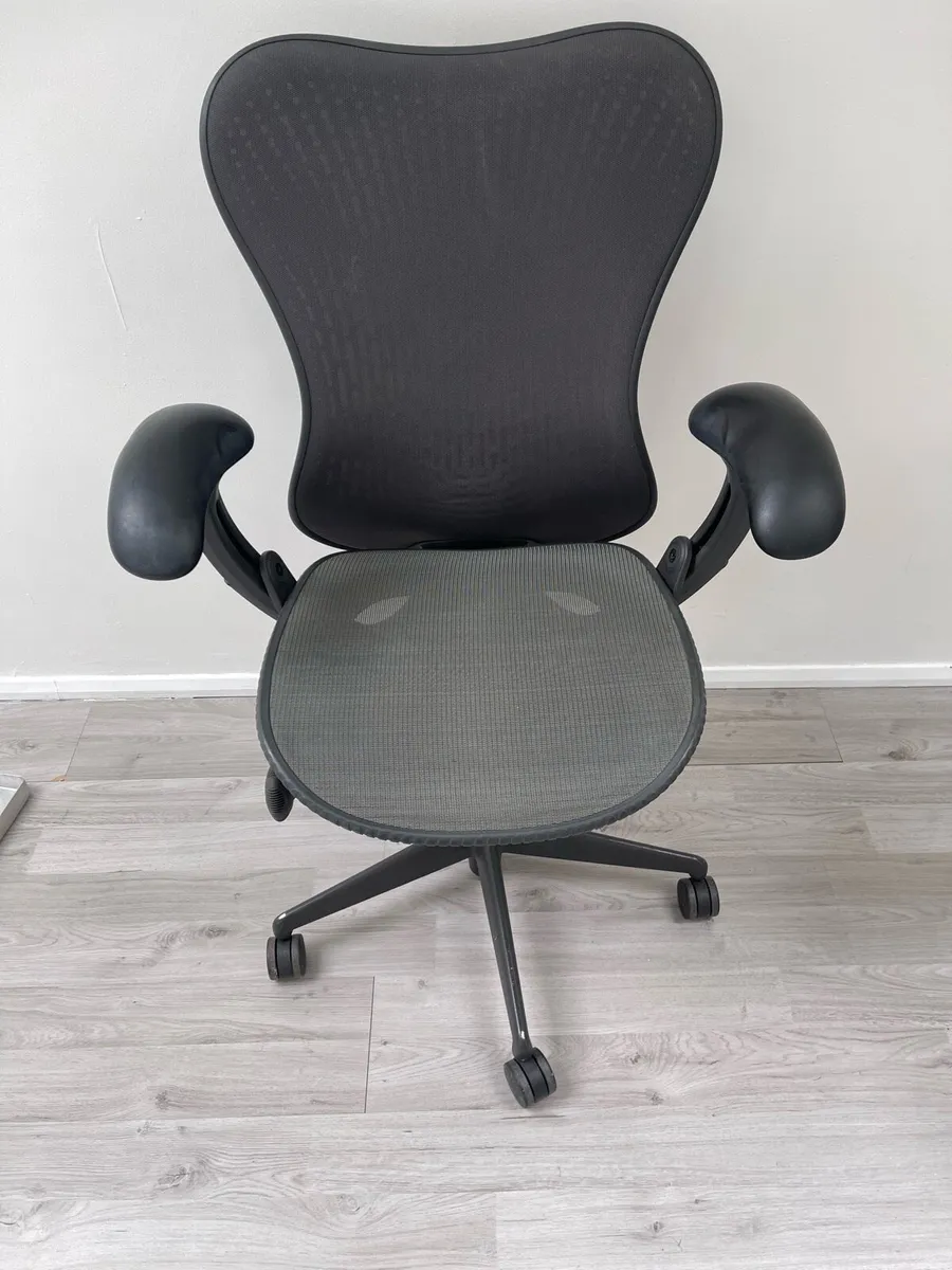 Herman Miller Mirra 1 Office Chair - Image 3