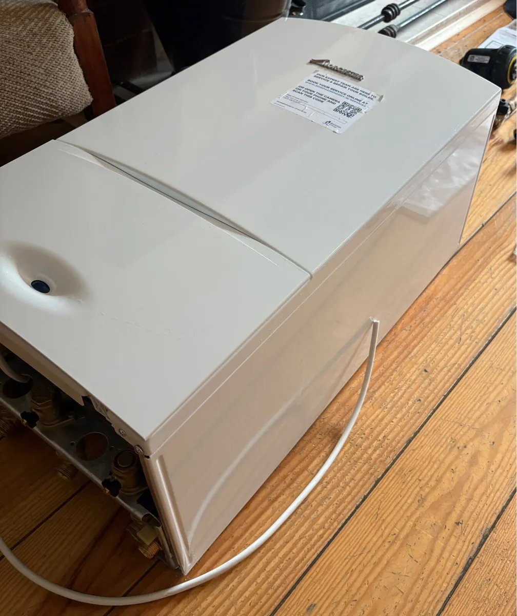 Worcester Greenstar Gas Combi Boiler - Image 1