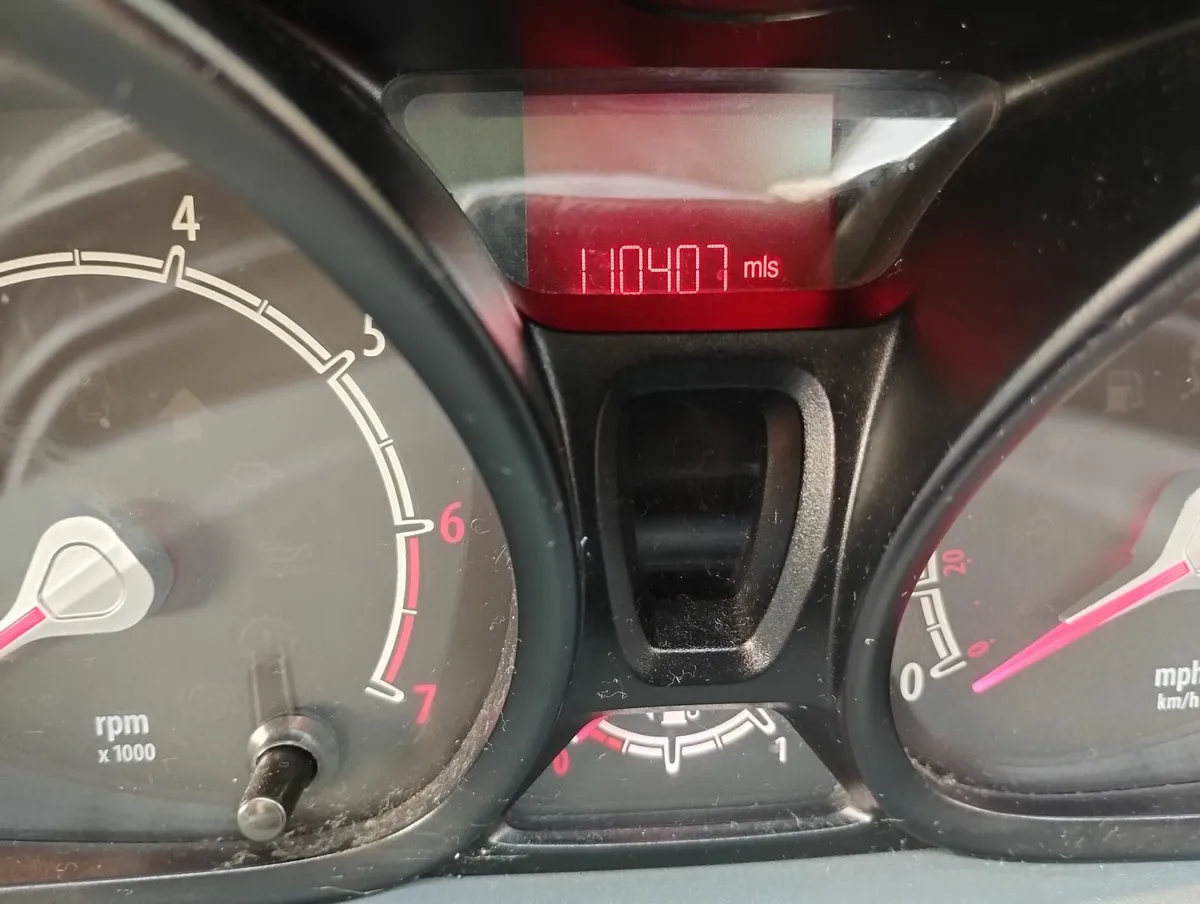 Ford Fiesta 2009 - Image 2