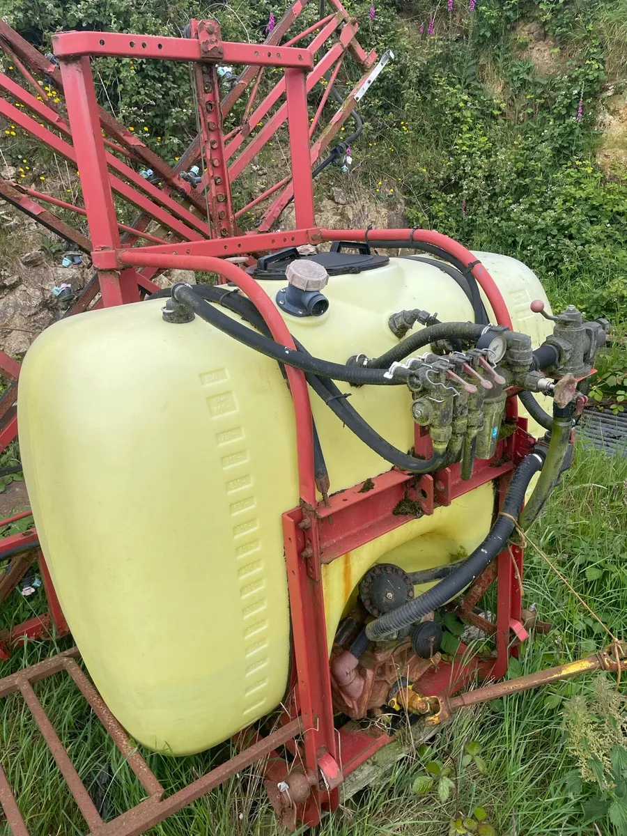 Farmyard clear out - Image 1