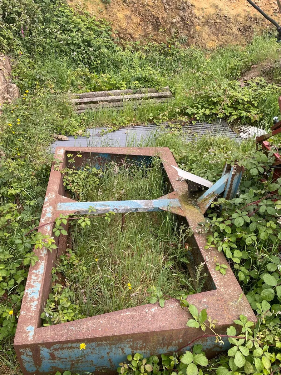 Farmyard clear out - Image 4