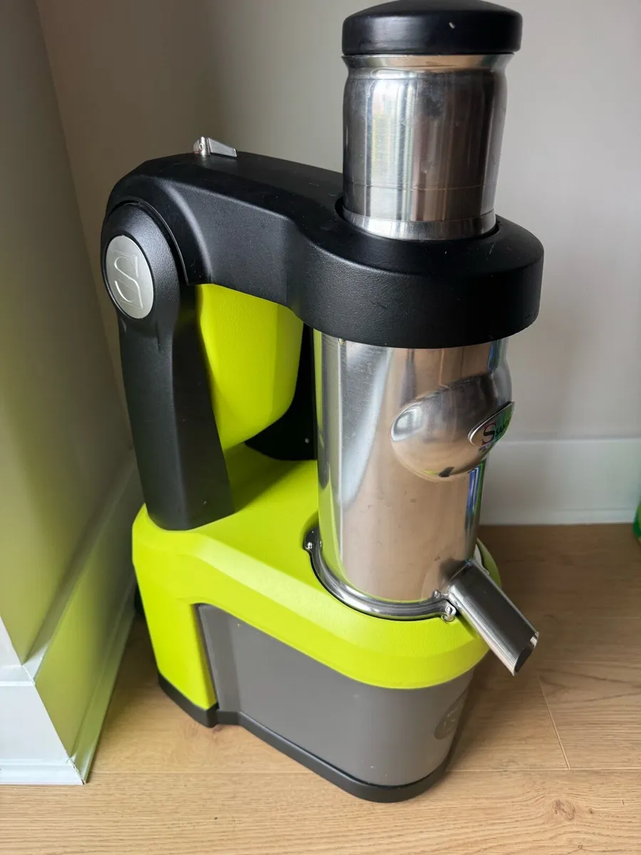 Santos 65A Commercial Slow Juicer in Green - Image 3