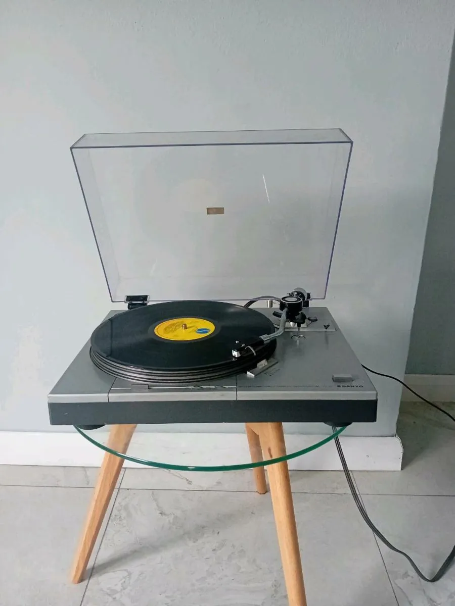 Sanyo TP 30 turntable - Image 3