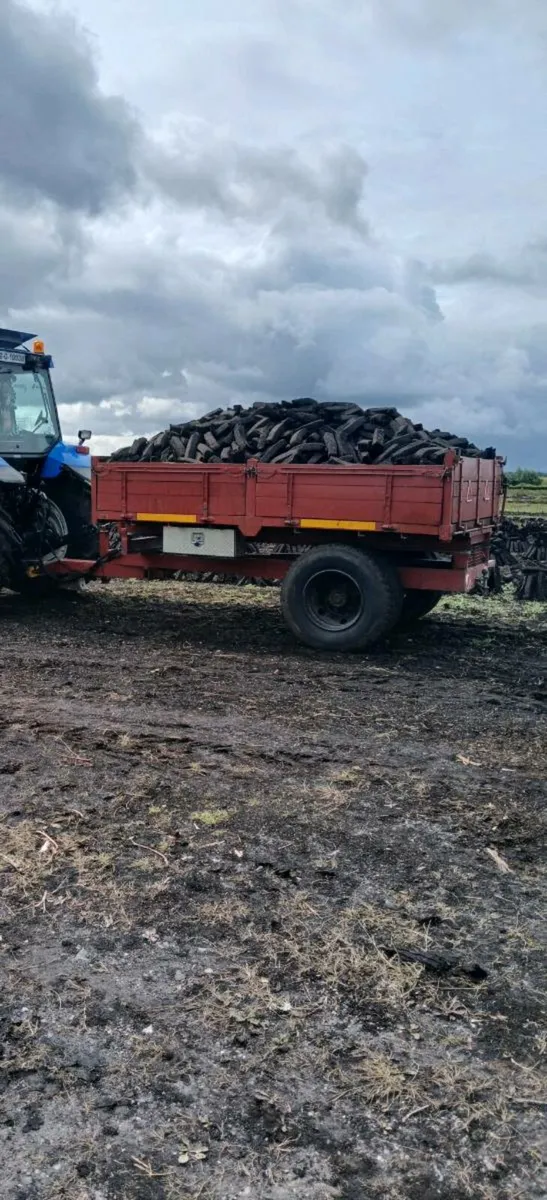Trailer with creels - Image 1