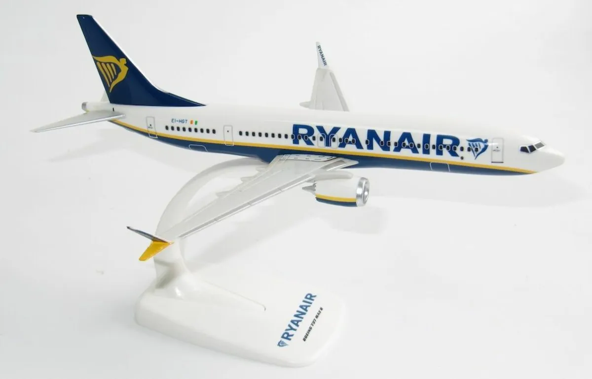 Boeing 737 MAX 8 Ryanair EI-HGT - Image 2