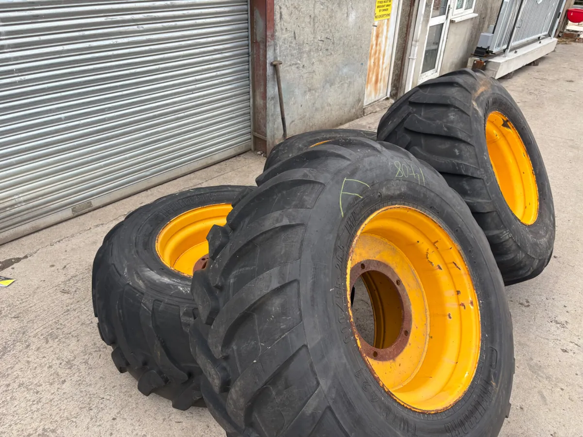 Jcb over sized wheels - Image 2