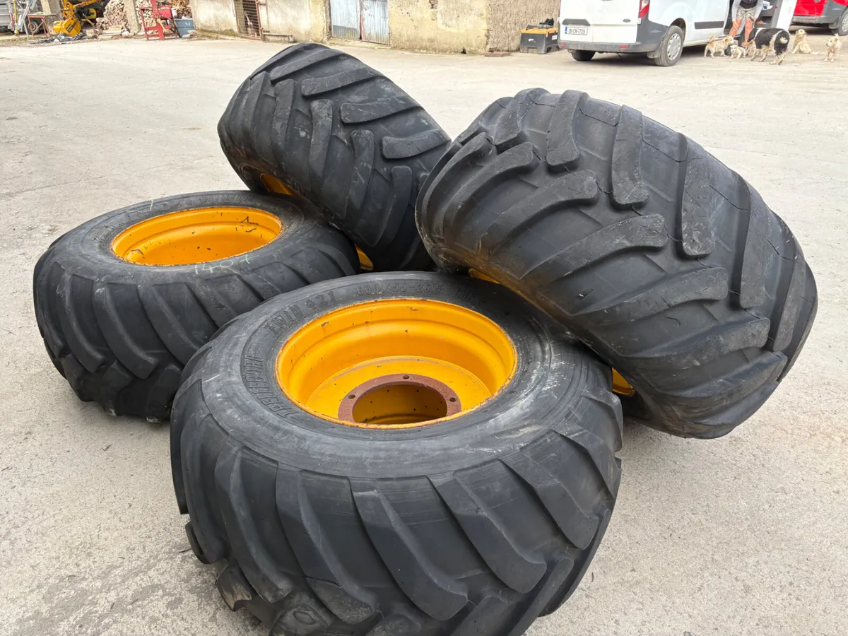 Jcb over sized wheels - Image 3