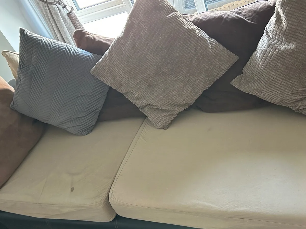 Couch - Image 2