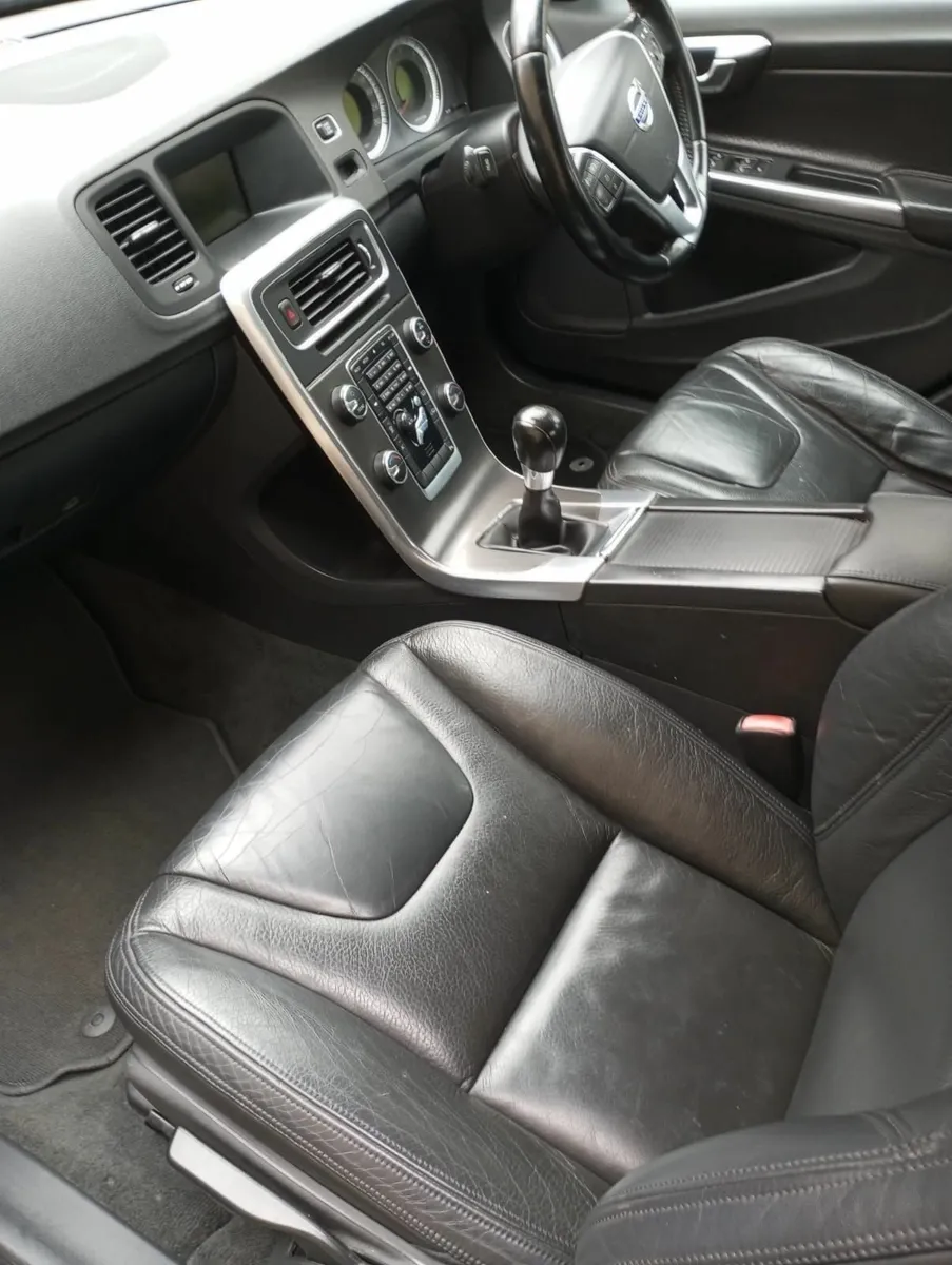 Volvo S60 2011 - Image 3