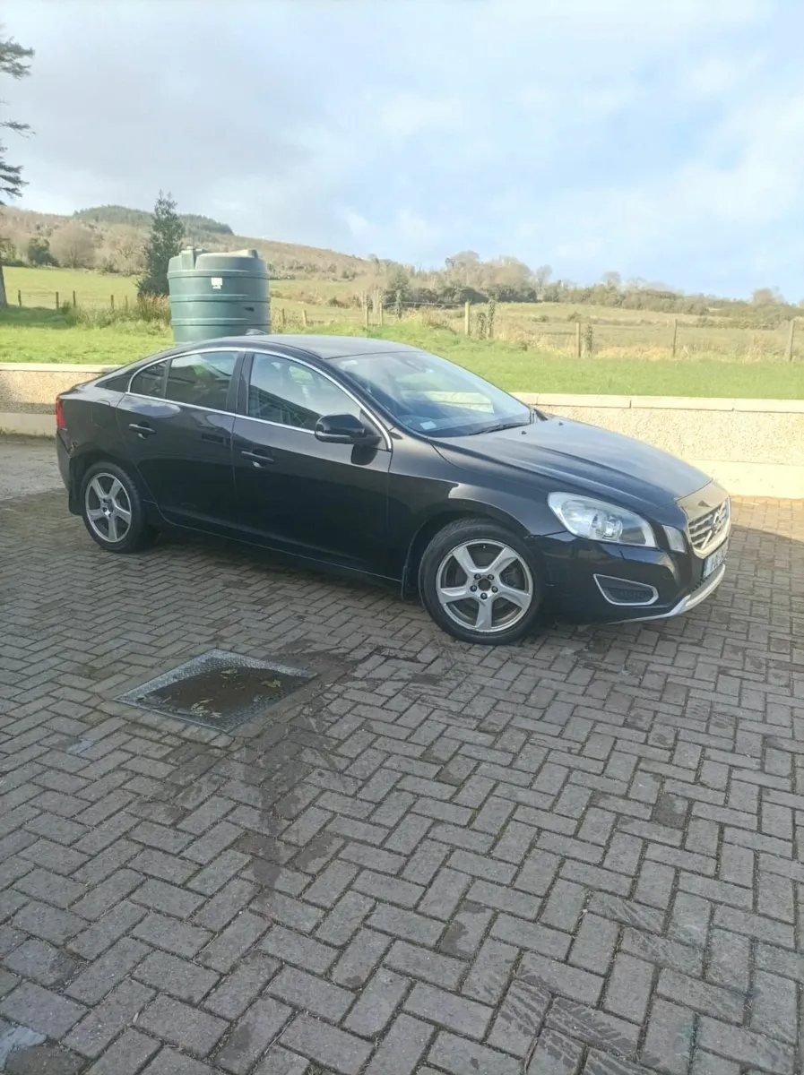 Volvo S60 2011 - Image 2