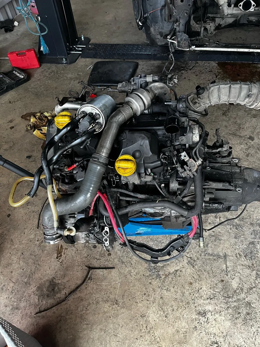Engine & gearbox with new clutch - Image 1