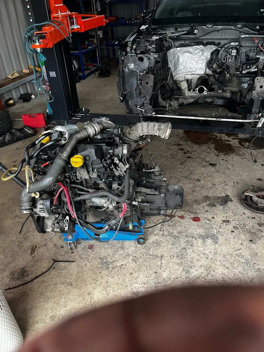 Engine & gearbox with new clutch - Image 2