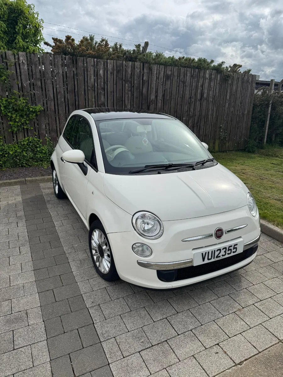 Fiat 500 1.2 Lounge 3dr [Start Stop] 2015 - Image 2