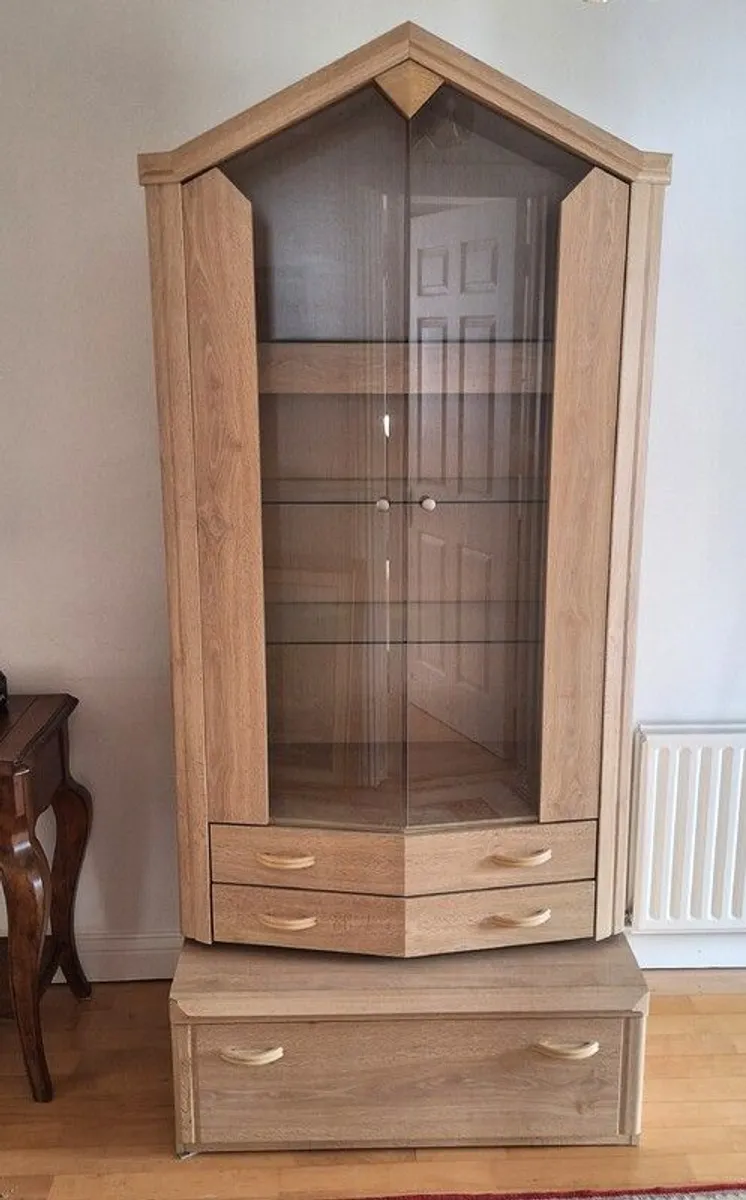Display Cabinet - Image 1