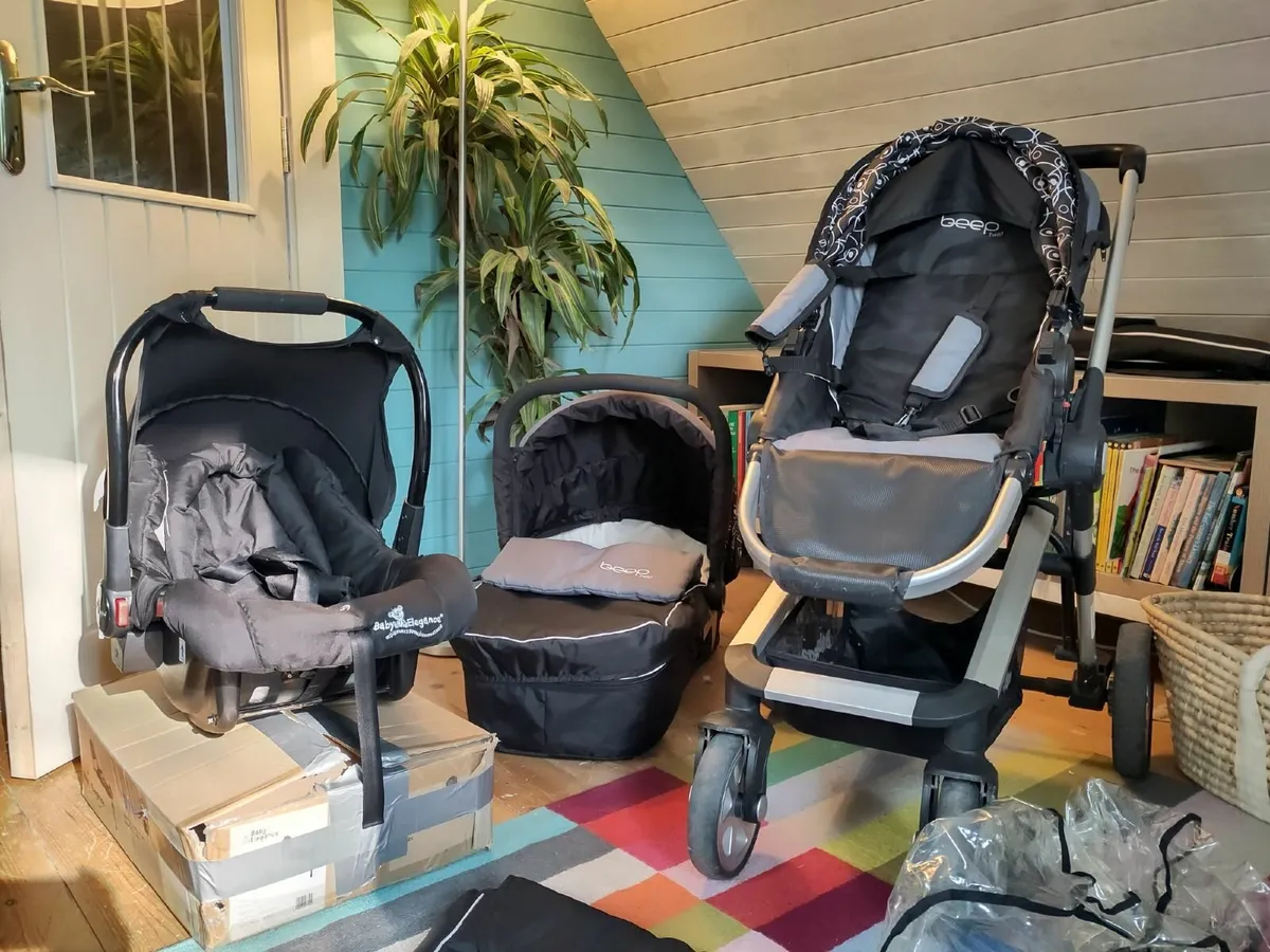 Baby Elegance travel system - Image 1