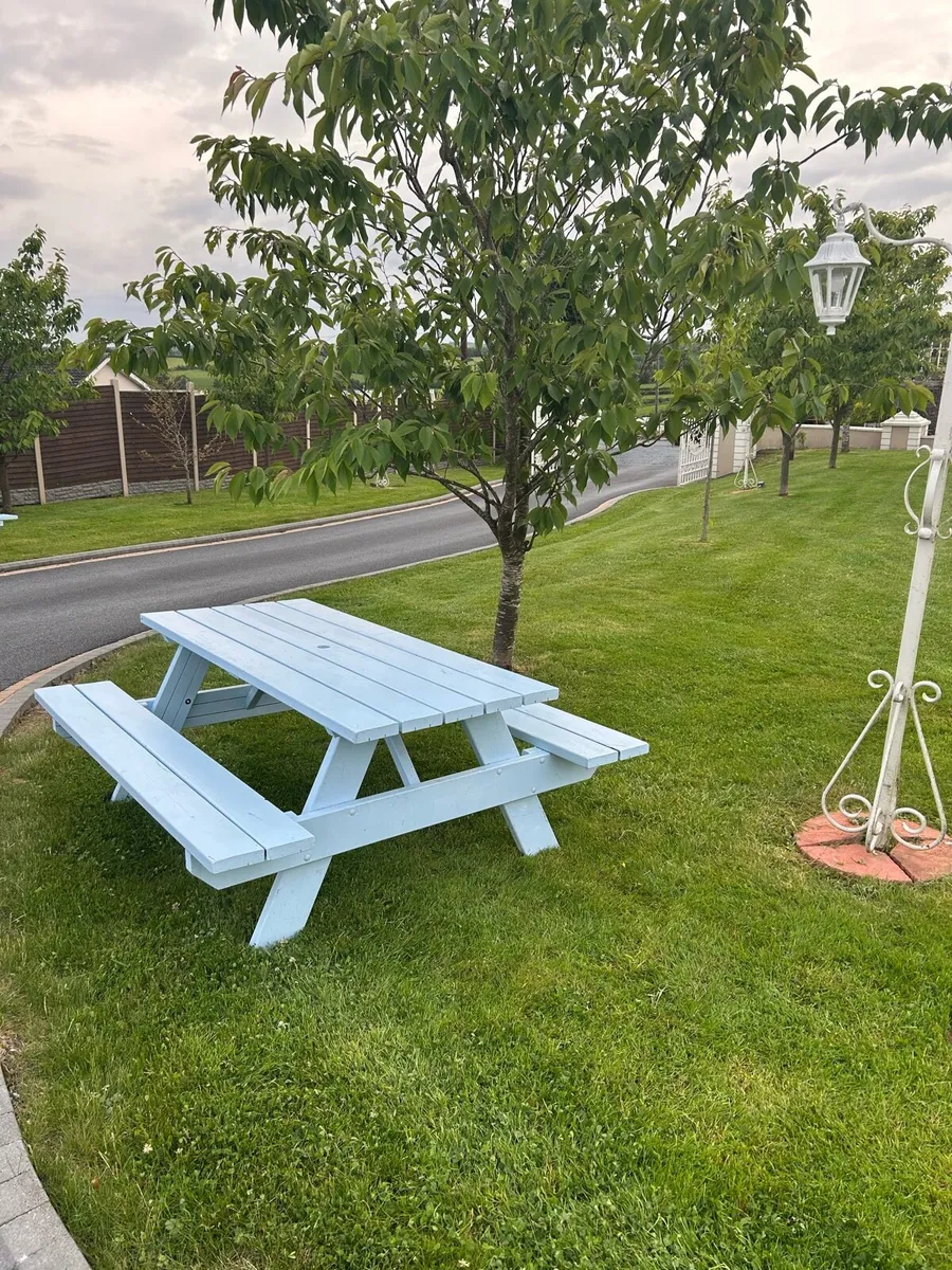 Garden seat - Image 1