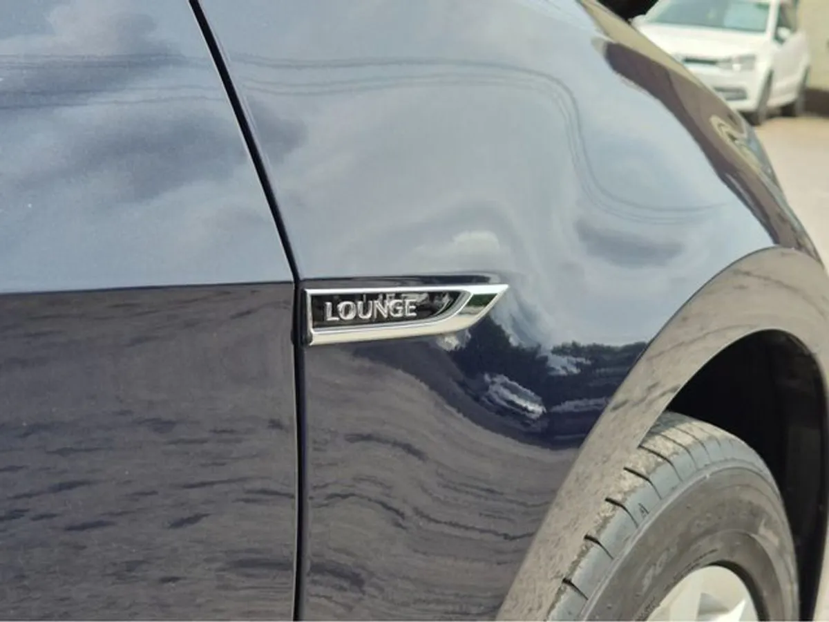 Volkswagen Golf 1.2 Lounge Auto - Image 2